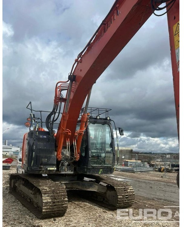 2017 Hitachi ZX225USLC-6 - Crawler excavator: picture 4 2017 Hitachi ZX225USLC-6 - Crawler excavator: picture 4