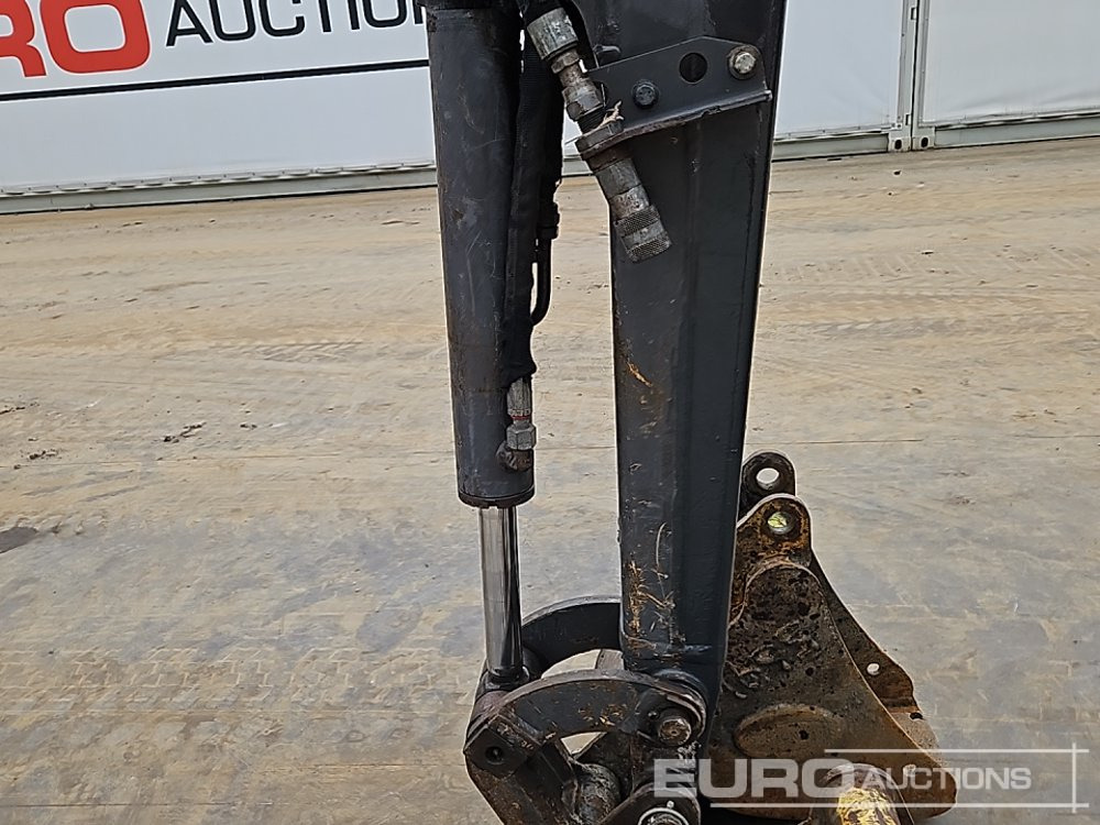 Mini excavator 2017 Volvo EC15D: picture 23