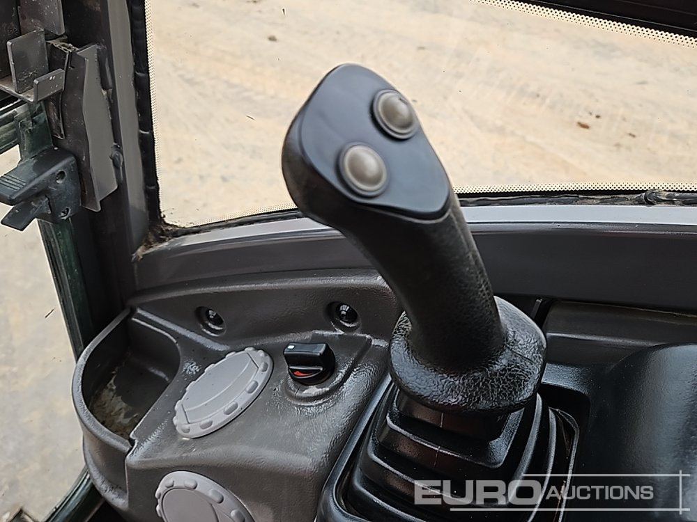 Mini excavator 2017 Volvo EC15D: picture 38