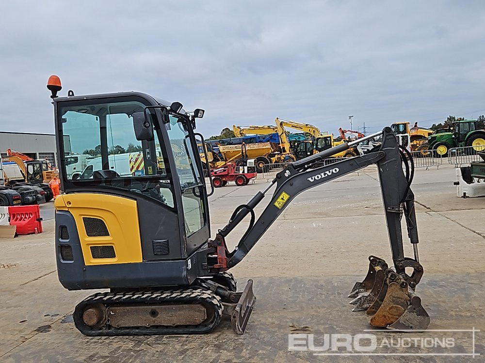 Mini excavator 2017 Volvo EC15D: picture 6