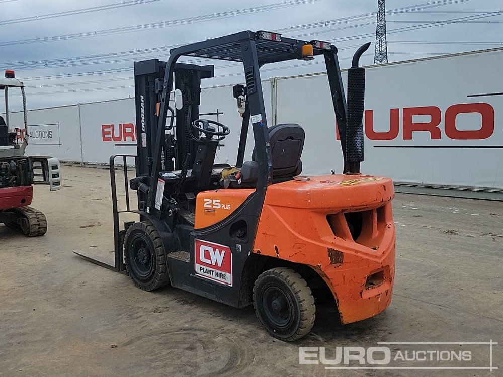 2020 Doosan D25GP - Forklift: picture 3 2020 Doosan D25GP - Forklift: picture 3