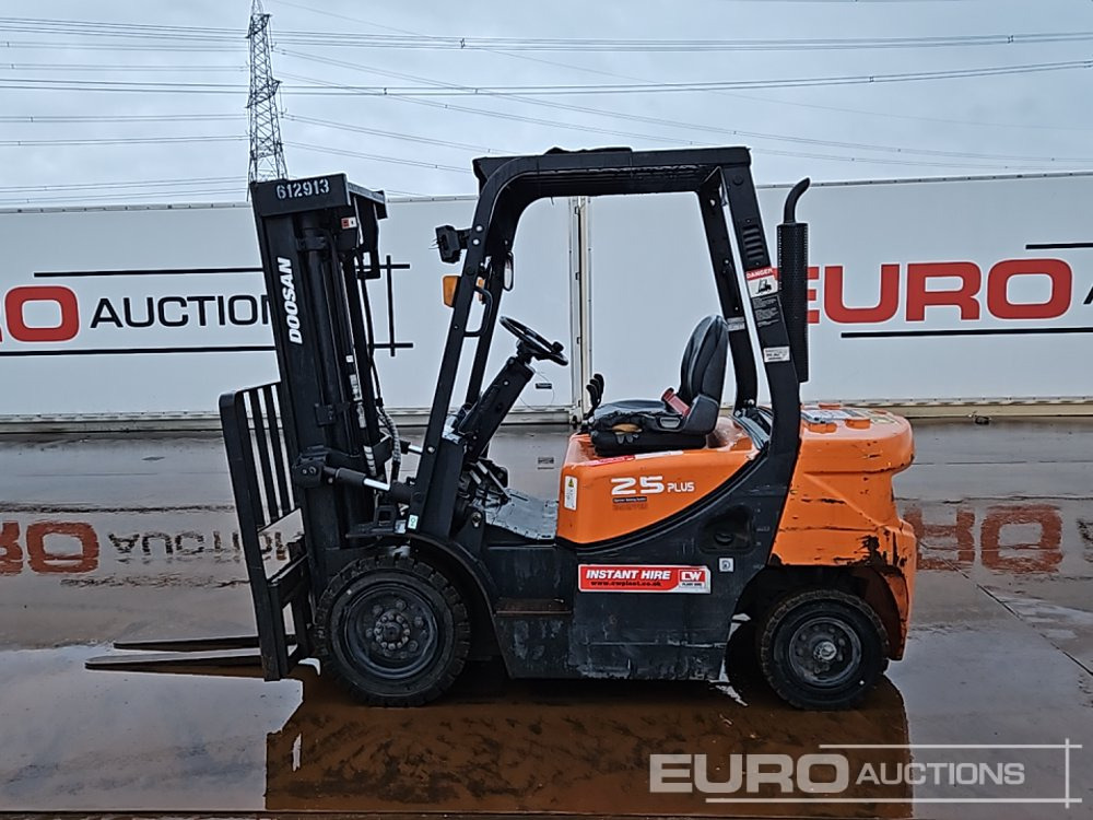 2020 Doosan D25GP - Forklift: picture 2 2020 Doosan D25GP - Forklift: picture 2