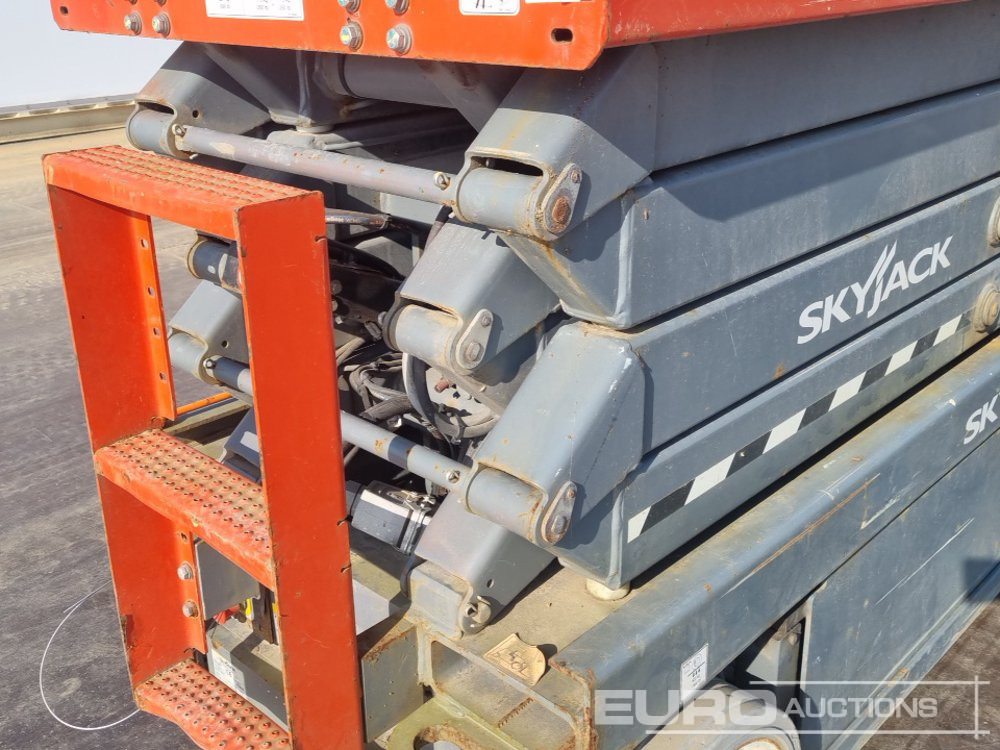 Aerial platform 2020 SkyJack SJ3226: picture 15