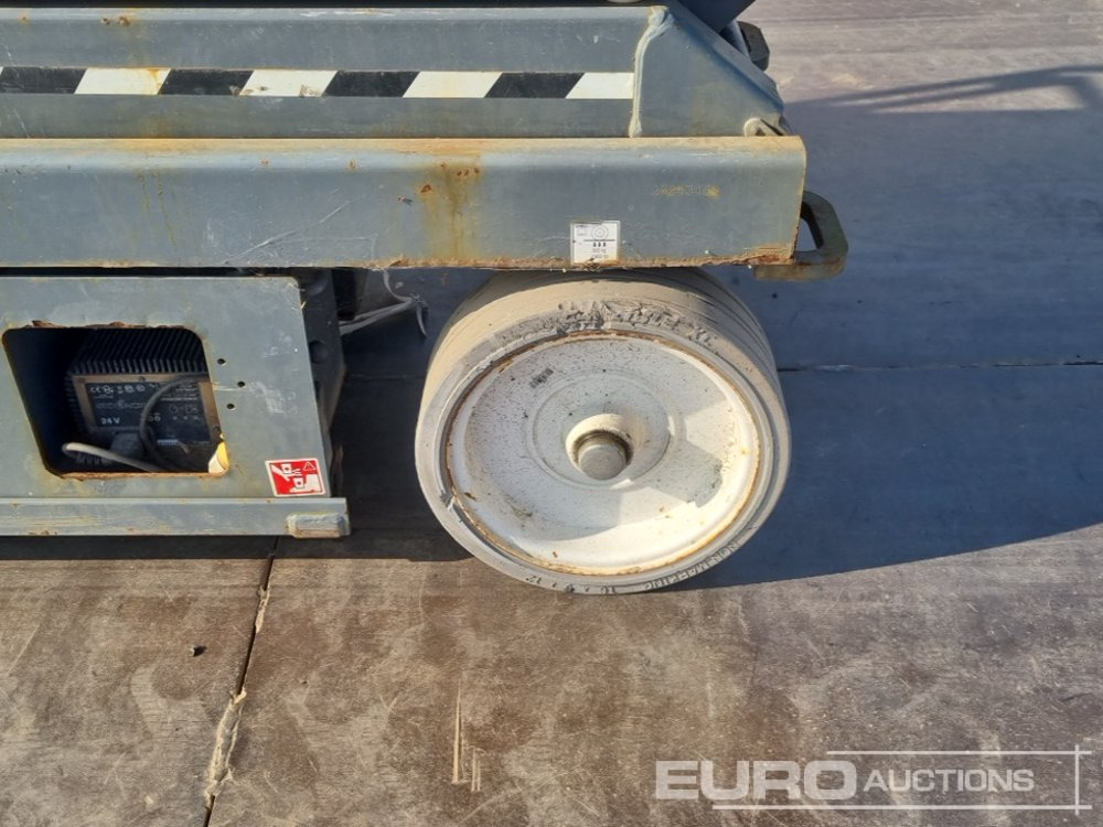 Aerial platform 2020 SkyJack SJ3226: picture 10