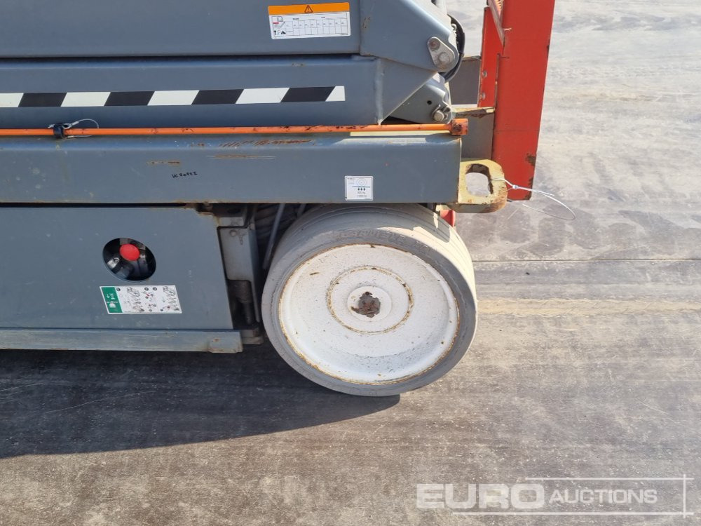 Aerial platform 2020 SkyJack SJ3226: picture 12