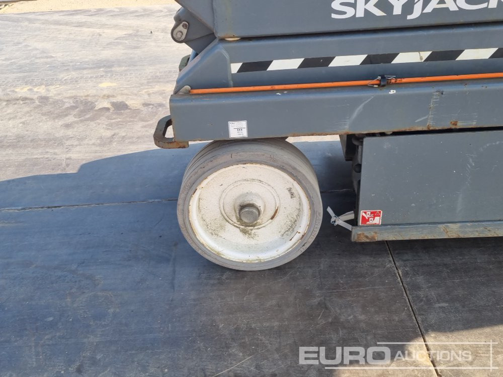 Aerial platform 2020 SkyJack SJ3226: picture 11