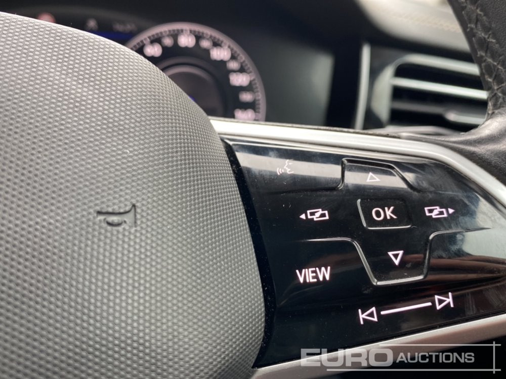 SUV 2020 Volkswagen Touareg: picture 28