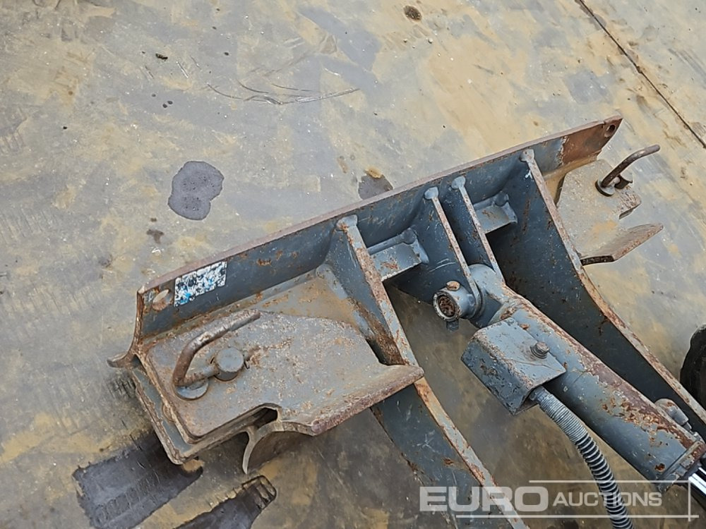 Mini excavator 2021 Takeuchi TB210R: picture 37