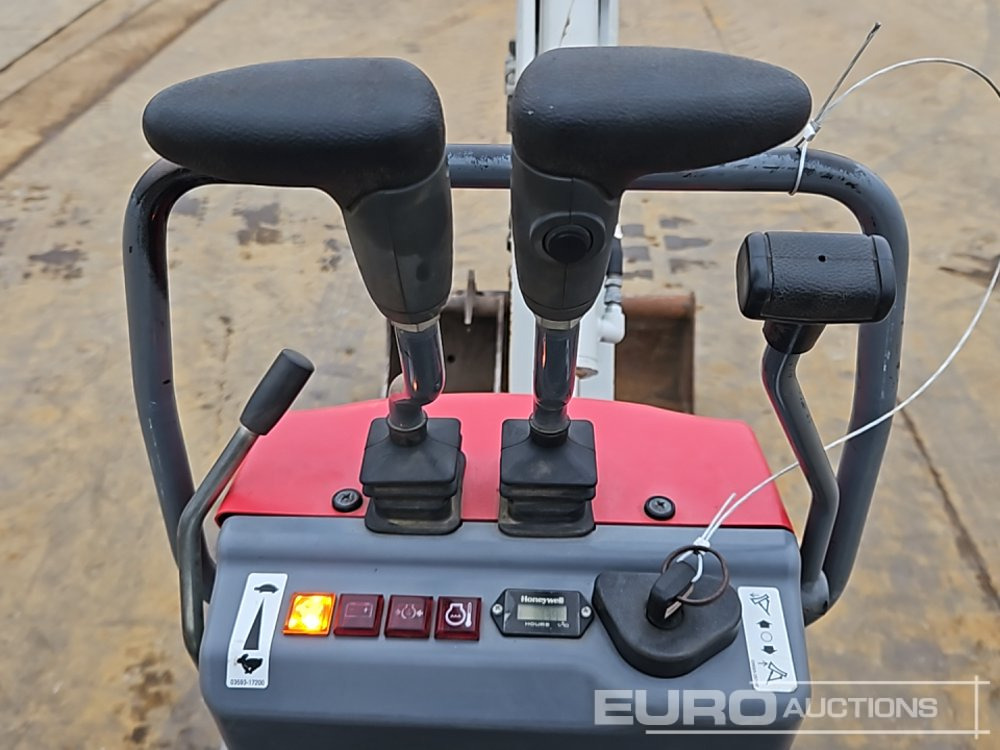 Mini excavator 2021 Takeuchi TB210R: picture 45