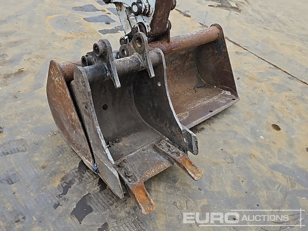 Mini excavator 2021 Takeuchi TB210R: picture 30