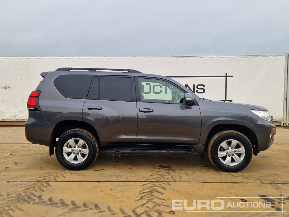SUV 2021 Toyota Land Cruiser: picture 6