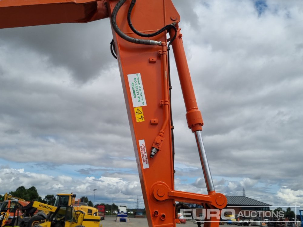 Crawler excavator 2022 Hitachi ZX210LC-7: picture 23