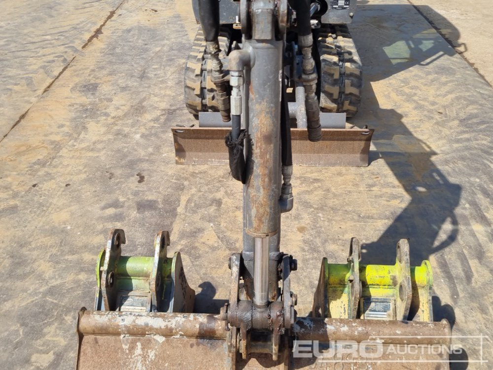 Mini excavator 2022 Volvo EC18E: picture 32