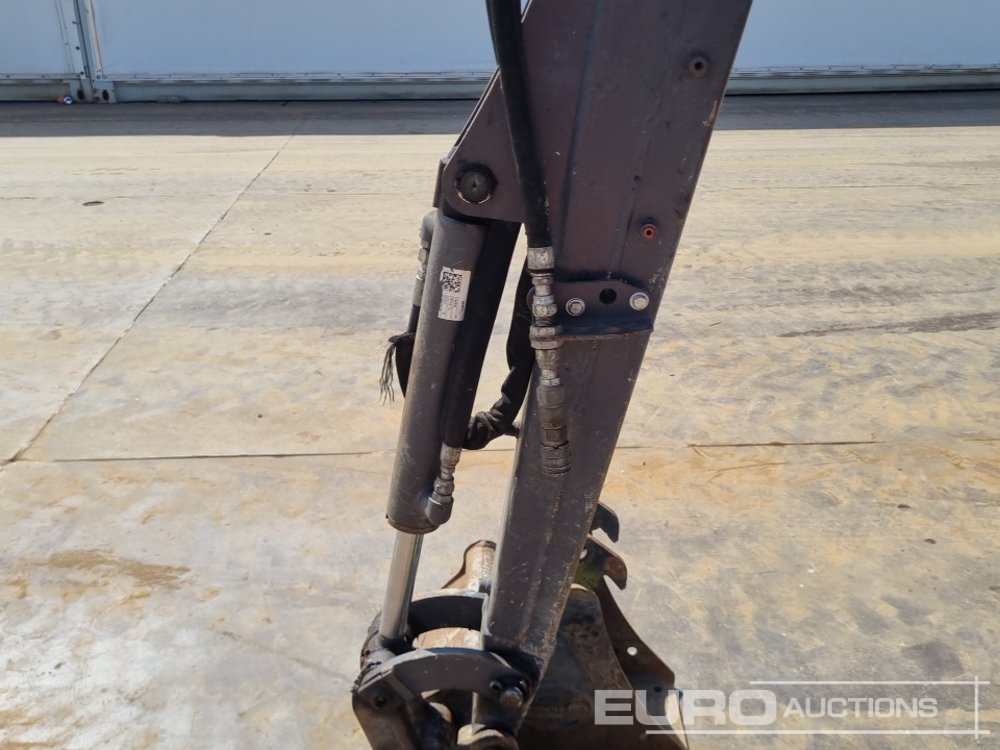 Mini excavator 2022 Volvo EC18E: picture 30