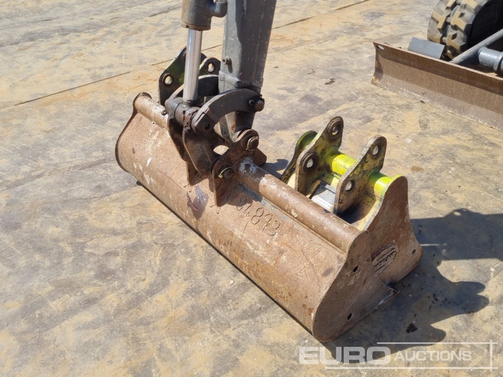 Mini excavator 2022 Volvo EC18E: picture 36