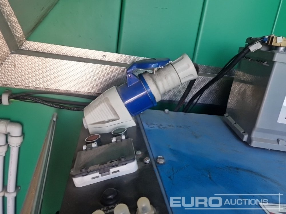 Shipping container 22' x 9' Welfare Unit, Drying Room, W/C, 6kVA Stephill Generator (Cannot Be Reconsigned): picture 30