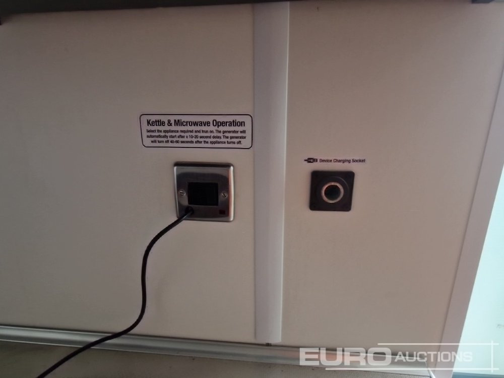 Shipping container 22' x 9' Welfare Unit, Drying Room, W/C, 6kVA Stephill Generator (Cannot Be Reconsigned): picture 15