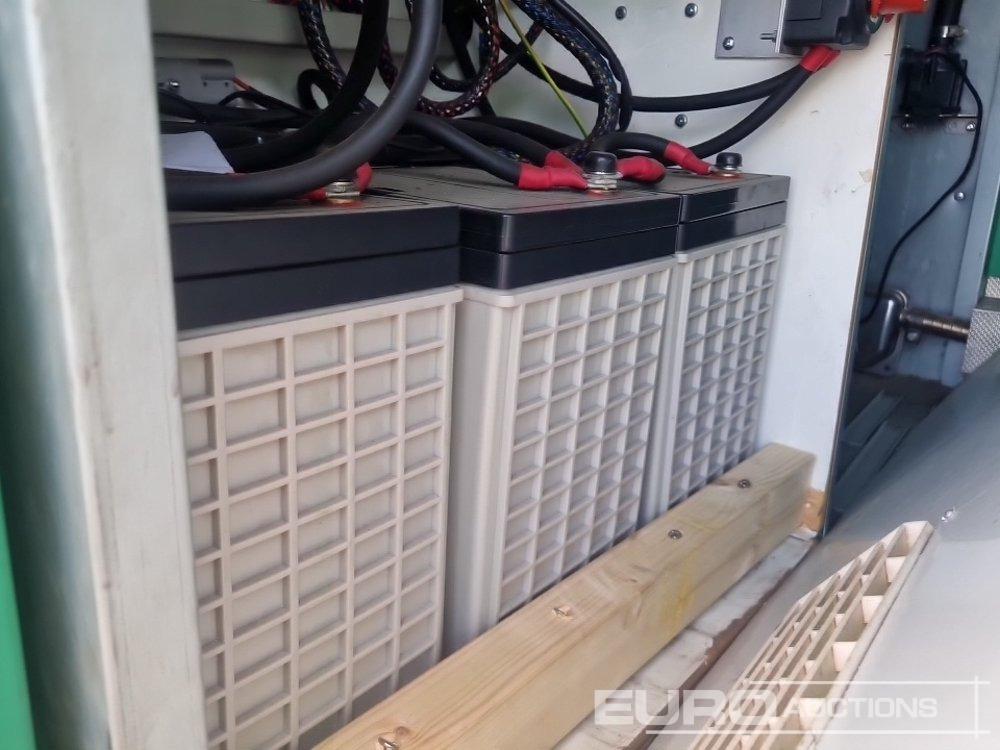 Shipping container 22' x 9' Welfare Unit, Drying Room, W/C, 6kVA Stephill Generator (Cannot Be Reconsigned): picture 35