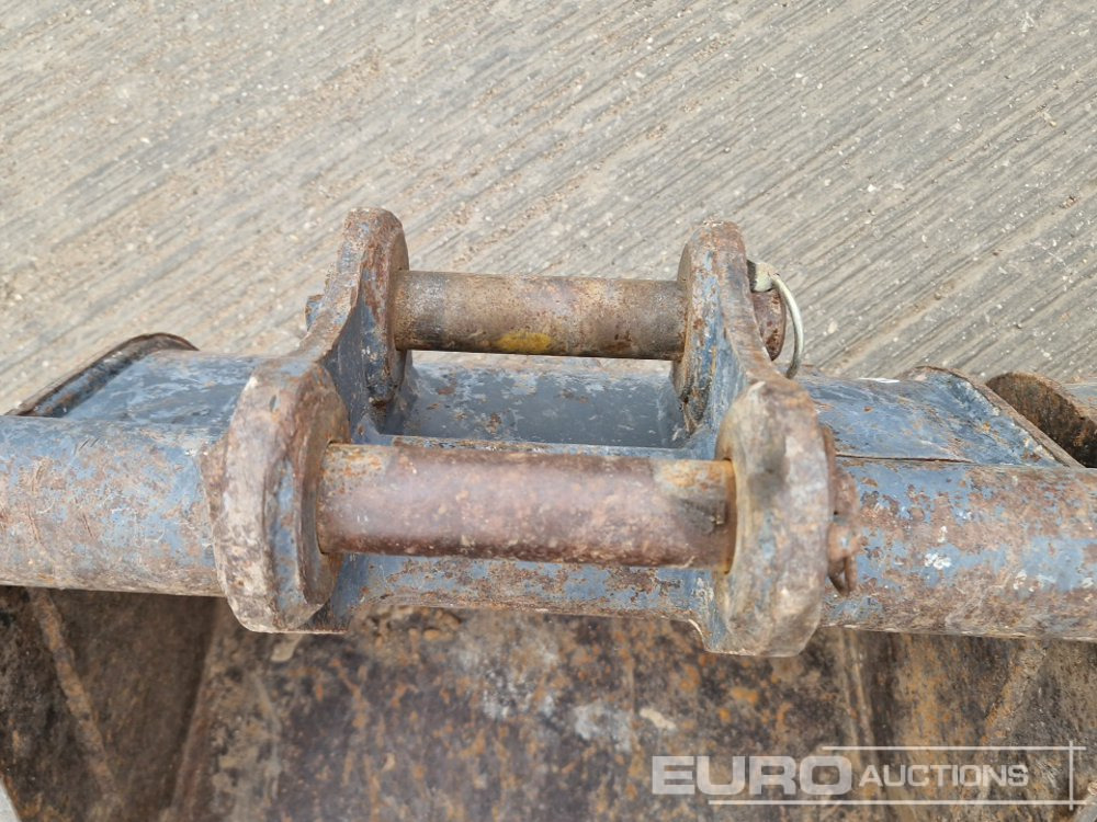 Bucket 24", 18", 18", 12" Digging Bucket 30mm Pin to suit Mini Excavator: picture 14