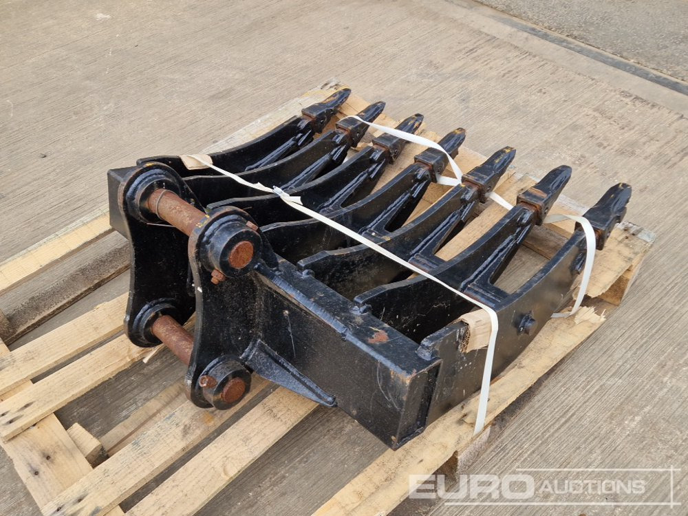 32" Landscape Rake 45mm Pin 4-6 Ton Excavator - Bucket: picture 5 32" Landscape Rake 45mm Pin 4-6 Ton Excavator - Bucket: picture 5