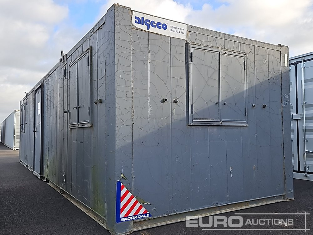 32' x 10' Canteen, W/C (Cannot Be Reconsigned) - Shipping container: picture 4 32' x 10' Canteen, W/C (Cannot Be Reconsigned) - Shipping container: picture 4