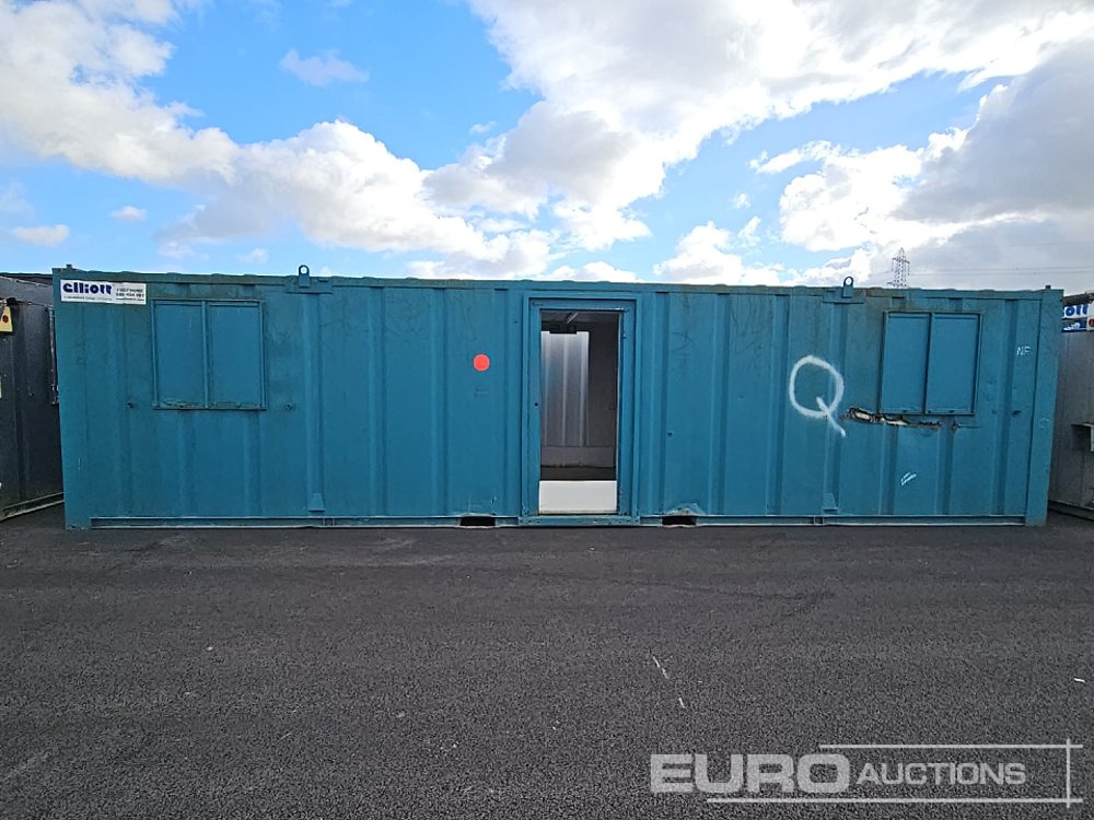 32' x 10' Office (Cannot Be Reconsigned) - Shipping container: picture 2 32' x 10' Office (Cannot Be Reconsigned) - Shipping container: picture 2