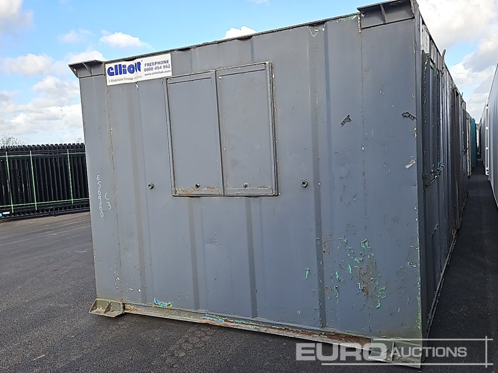 32' x 10' Office (Cannot Be Reconsigned) - Shipping container: picture 5 32' x 10' Office (Cannot Be Reconsigned) - Shipping container: picture 5