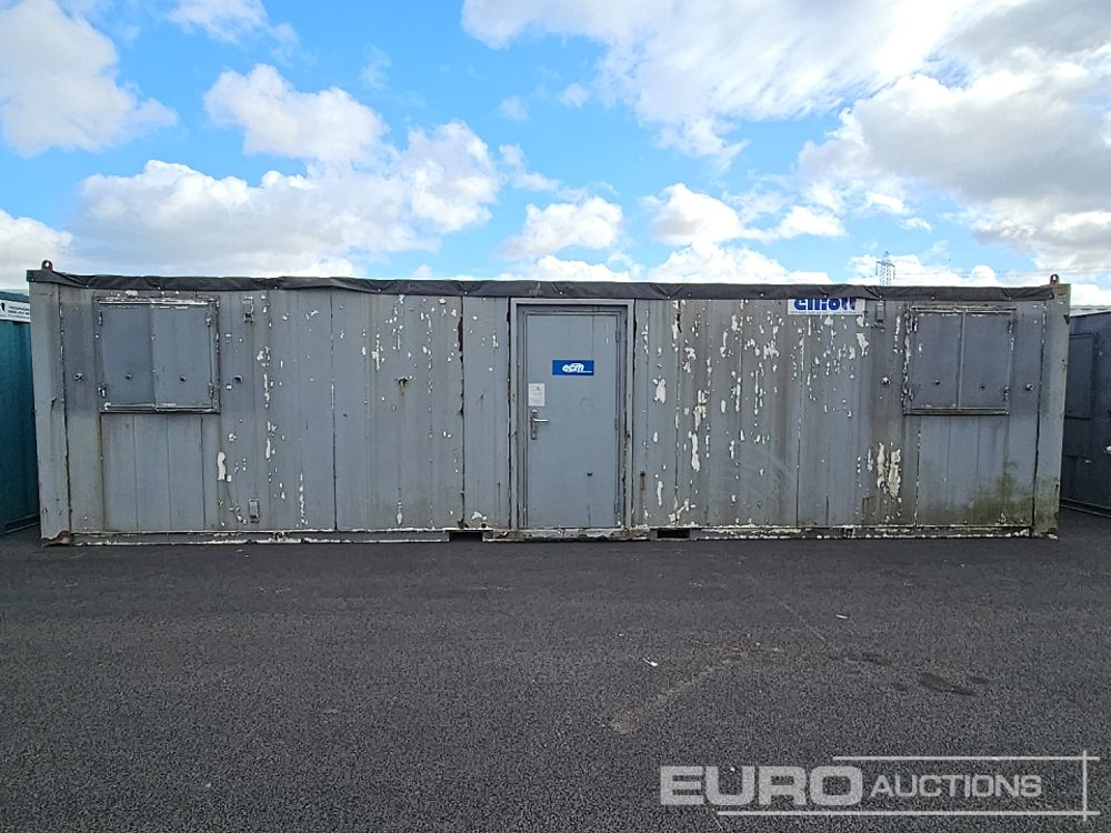 32' x 10' Office (Cannot Be Reconsigned) - Shipping container: picture 2 32' x 10' Office (Cannot Be Reconsigned) - Shipping container: picture 2