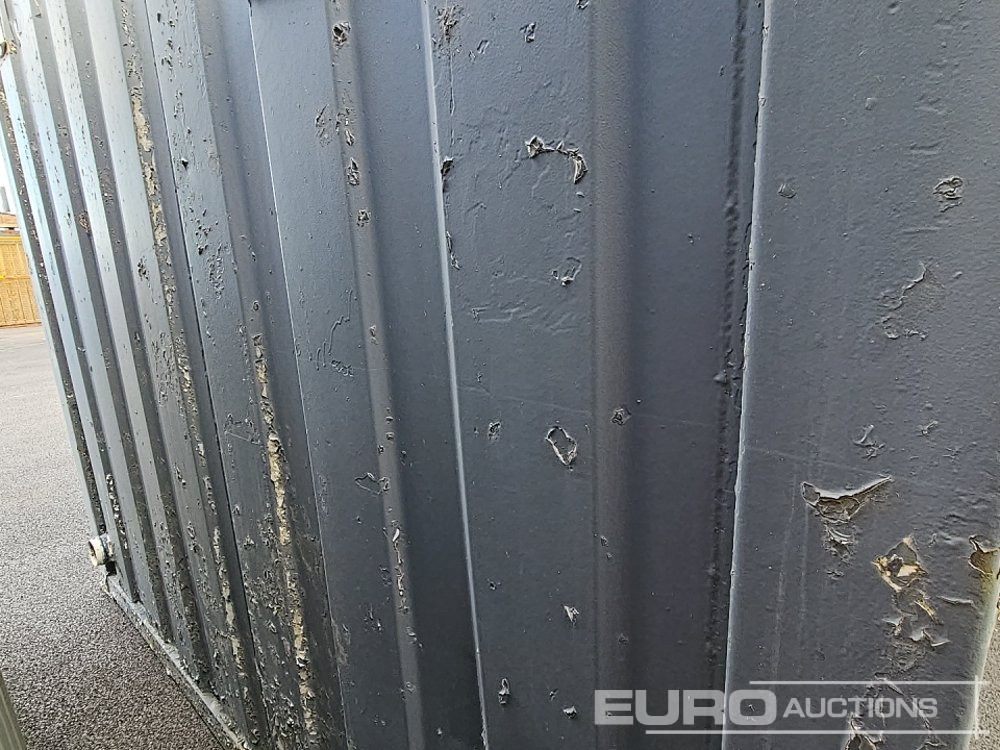 32' x 10' Toilet Block (Cannot Be Reconsigned) - Shipping container: picture 5 32' x 10' Toilet Block (Cannot Be Reconsigned) - Shipping container: picture 5