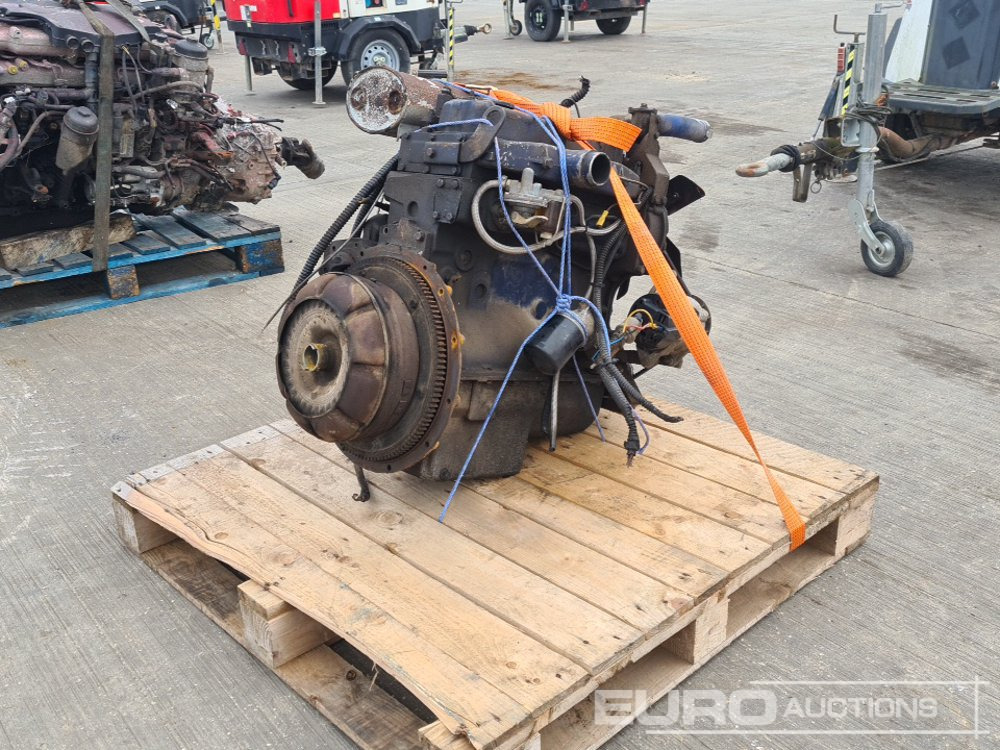 4 Cylinder Engine - Engine: picture 5 4 Cylinder Engine - Engine: picture 5