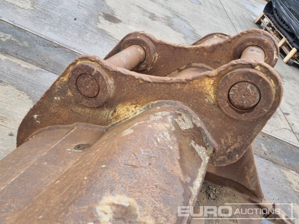 Bucket 60" Digging Bucket 80mm Pin to suit 20 Ton Excavator: picture 9