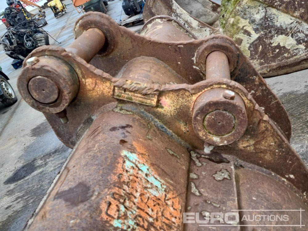 Bucket 60" Digging Bucket 80mm Pin to suit 20 Ton Excavator: picture 10