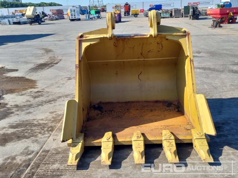 Bucket 64" Digging Bucket 80mm Pin to suit 20 Ton Excavator: picture 8