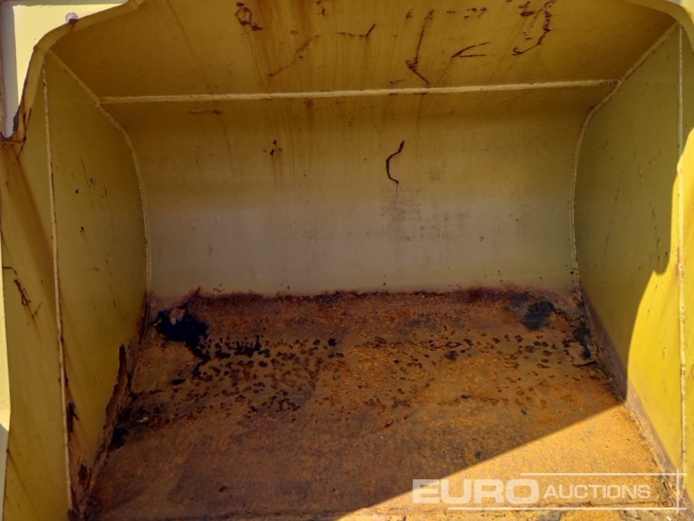 Bucket 64" Digging Bucket 80mm Pin to suit 20 Ton Excavator: picture 10