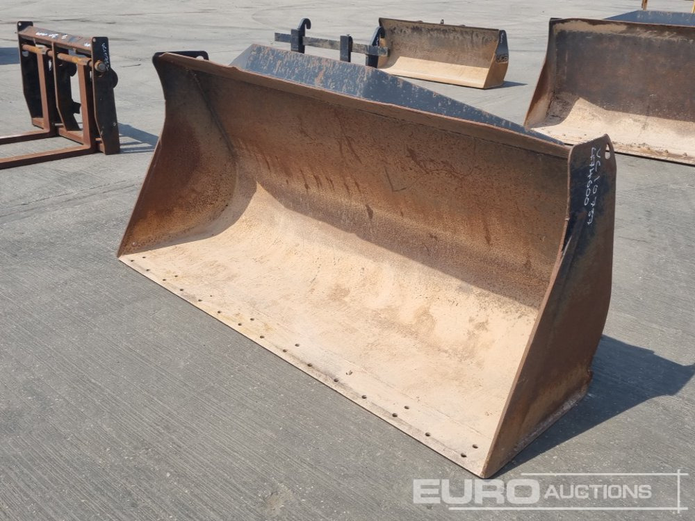 74" Loading Bucket to suit JCB Telehandler - Bucket: picture 1 74" Loading Bucket to suit JCB Telehandler - Bucket: picture 1