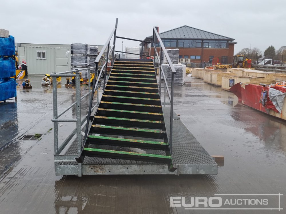 Access Platform, 16 Tread Stairs - Construction equipment: picture 4 Access Platform, 16 Tread Stairs - Construction equipment: picture 4