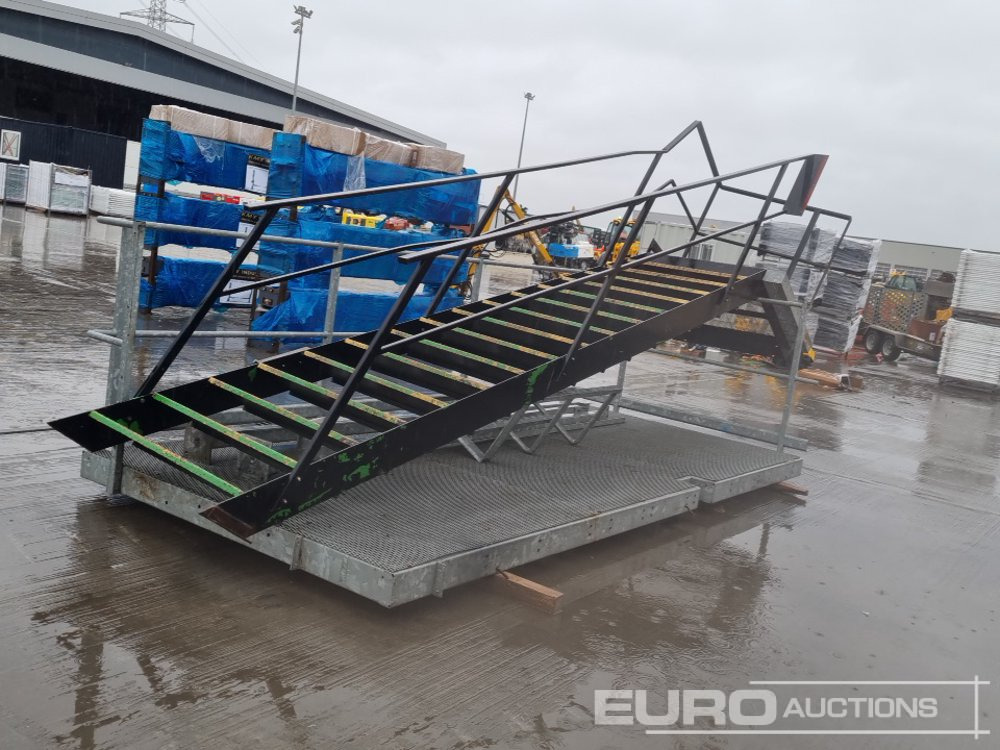Access Platform, 16 Tread Stairs - Construction equipment: picture 5 Access Platform, 16 Tread Stairs - Construction equipment: picture 5