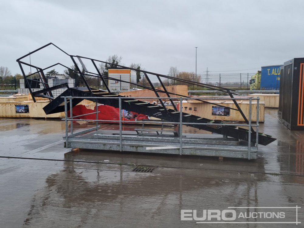 Access Platform, 16 Tread Stairs - Construction equipment: picture 2 Access Platform, 16 Tread Stairs - Construction equipment: picture 2