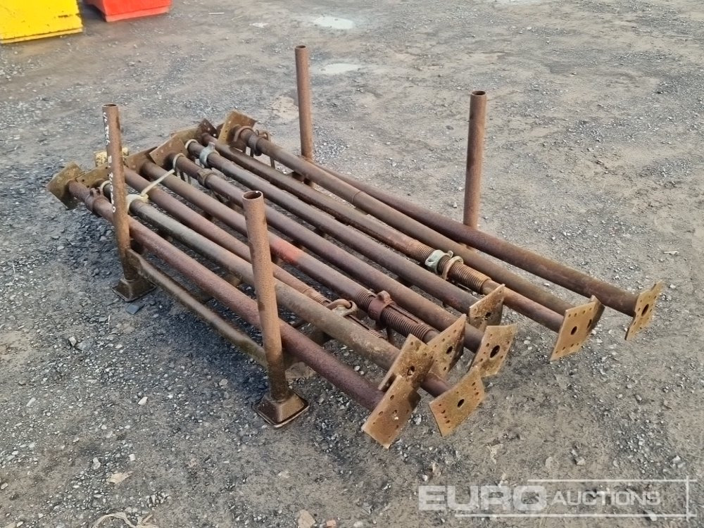 Acro Props (10 of) 10' Wooden Gate - Construction equipment: picture 2 Acro Props (10 of) 10' Wooden Gate - Construction equipment: picture 2