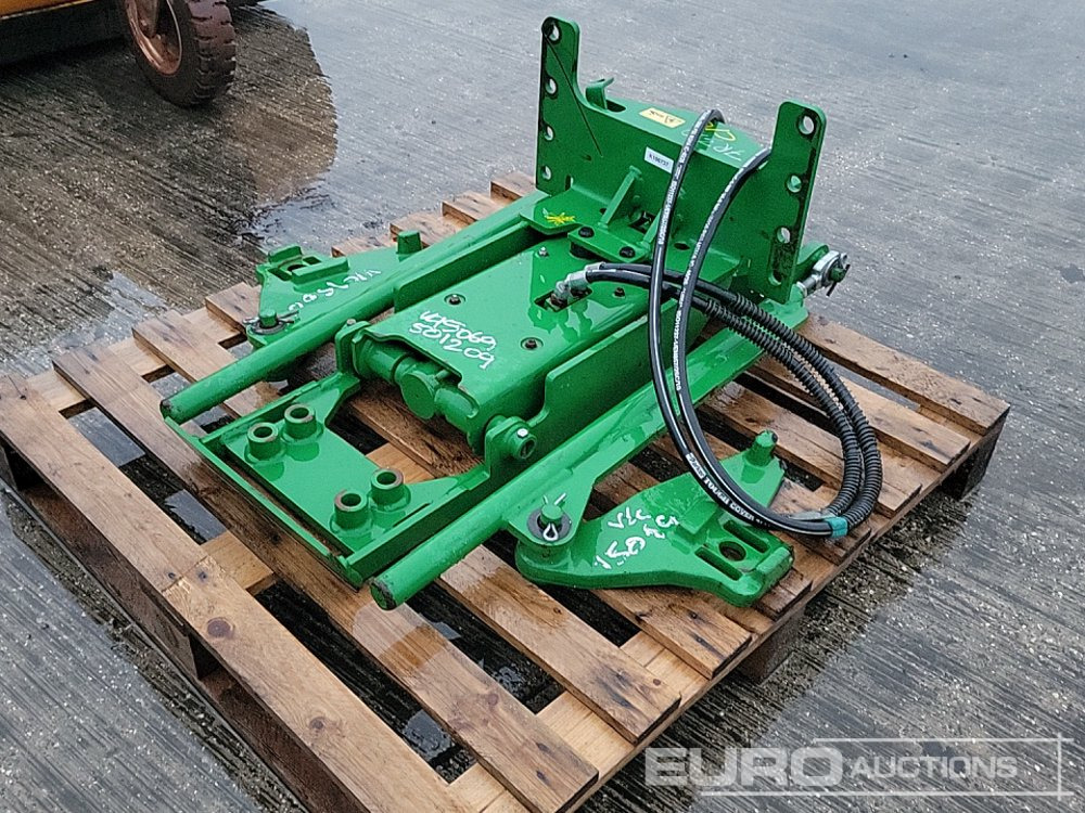 John Deere Pick Up Hitch to suit Tractor - Agricultural machinery: picture 1 John Deere Pick Up Hitch to suit Tractor - Agricultural machinery: picture 1