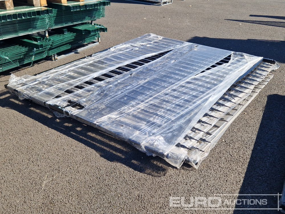 Unused 2025 Pair of 19' Driveway Gates (2 of) - Agricultural machinery: picture 1 Unused 2025 Pair of 19' Driveway Gates (2 of) - Agricultural machinery: picture 1