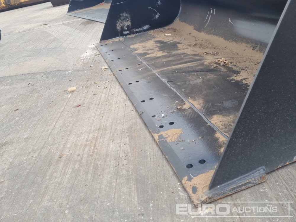 Agricultural machinery Unused Strickland 90" Loading Bucket to suit JCB Telehandler: picture 9
