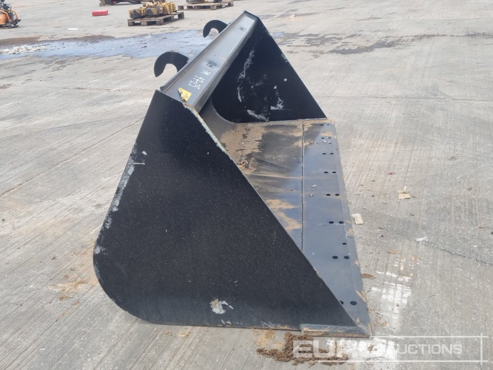Agricultural machinery Unused Strickland 90" Loading Bucket to suit JCB Telehandler: picture 6