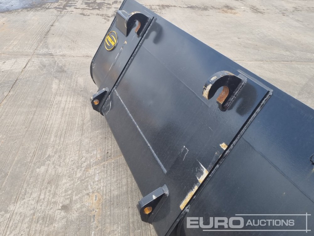 Agricultural machinery Unused Strickland 90" Loading Bucket to suit JCB Telehandler: picture 11
