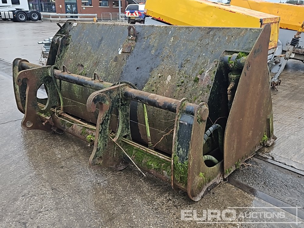 Atlas 92" Hi Tip Bucket to suit Wheeled Loader - Bucket: picture 5 Atlas 92" Hi Tip Bucket to suit Wheeled Loader - Bucket: picture 5