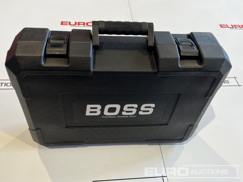 Construction equipment Boss 21 Volt Lithium Battery Cordless Grease Gun, 2 Batteries, Charger, Case, Shoulder Strap, Extension Pieces and Fittings: picture 13