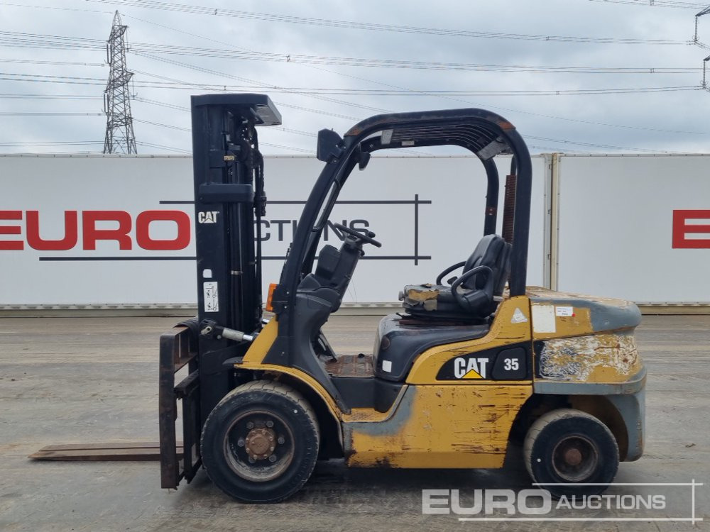 CAT DP35N - Forklift: picture 2 CAT DP35N - Forklift: picture 2