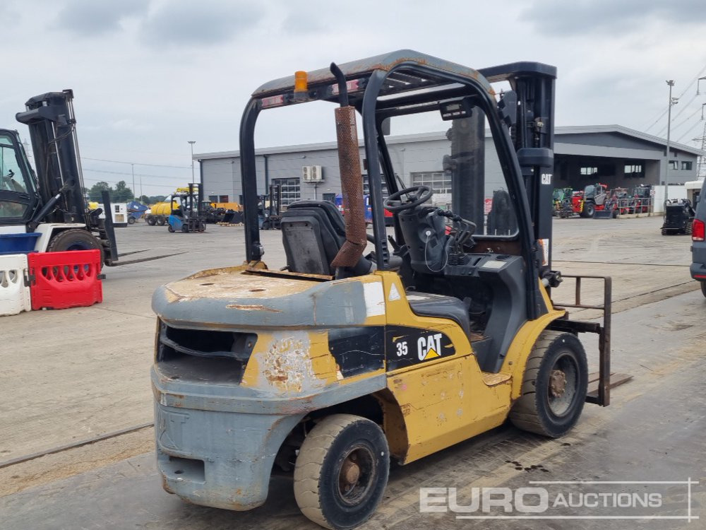 CAT DP35N - Forklift: picture 5 CAT DP35N - Forklift: picture 5