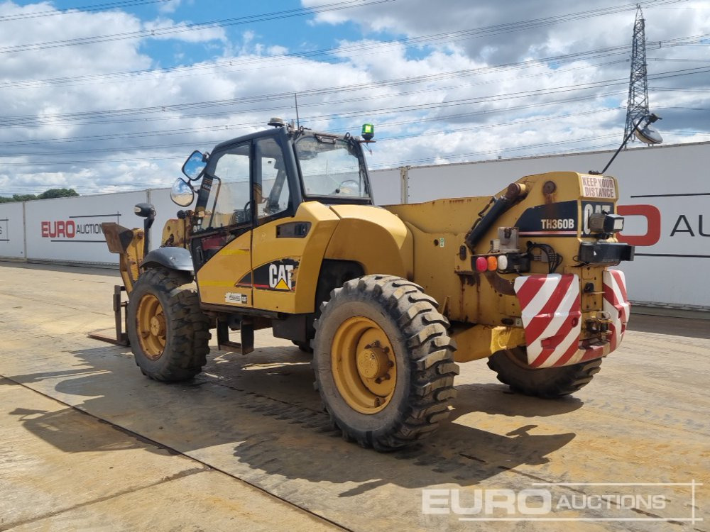 CAT TH360B - Telescopic handler: picture 3 CAT TH360B - Telescopic handler: picture 3