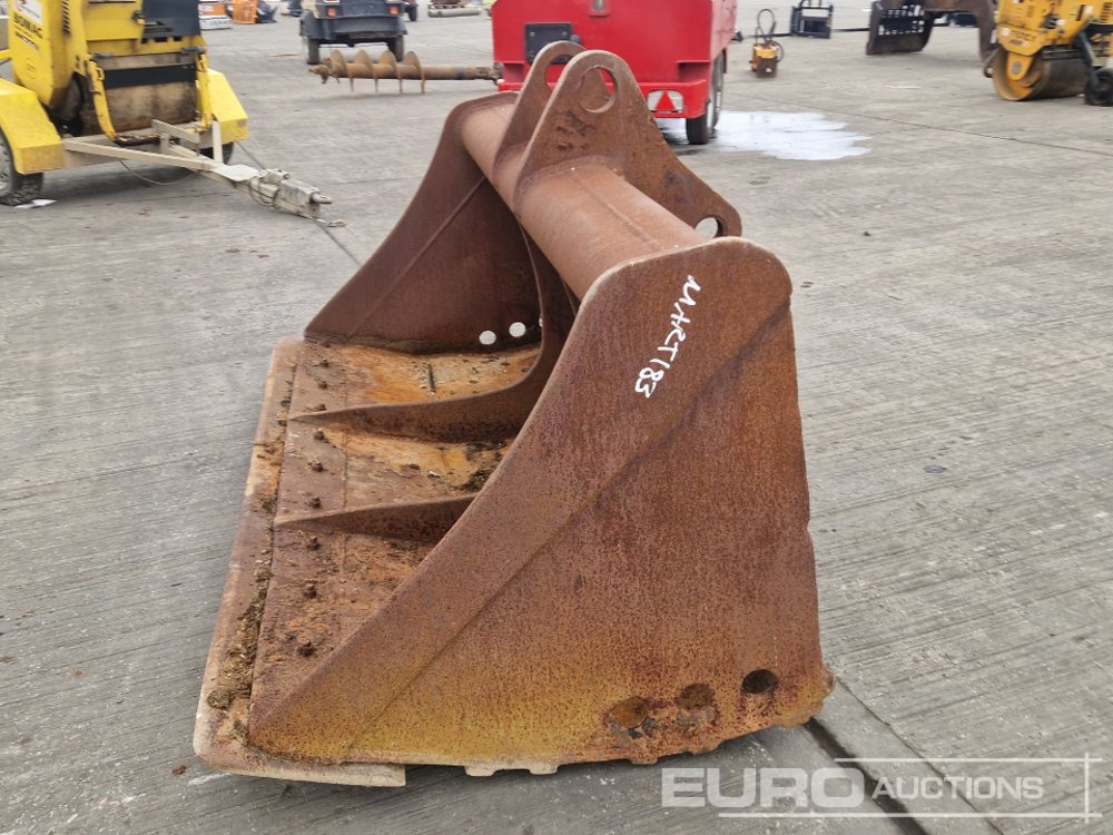 Case 72” Ditching Bucket 60mm to suit 10-12 Ton Excavator - Bucket: picture 2 Case 72” Ditching Bucket 60mm to suit 10-12 Ton Excavator - Bucket: picture 2